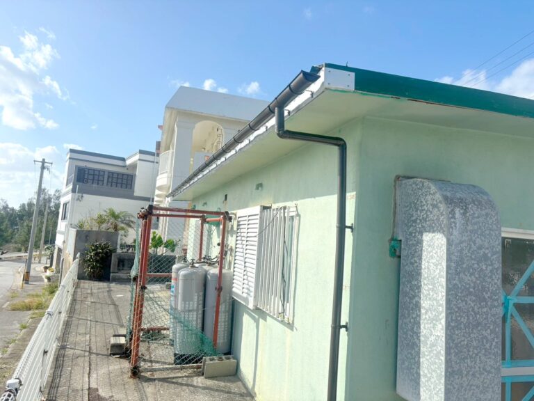 金武町 雨樋取替工事 施工後 新しいたて樋