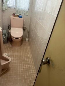 金武町 トイレリフォーム 施工前の便器